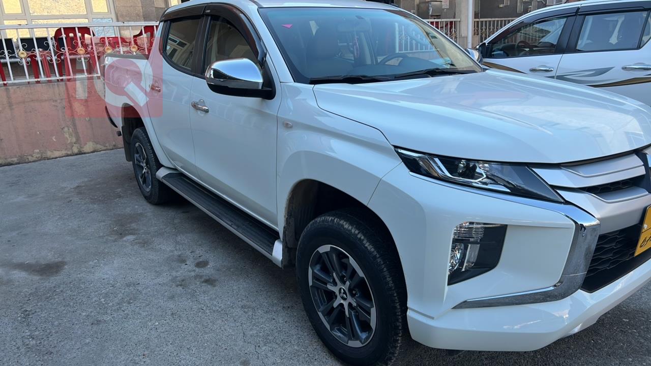میتسوبیشی L200